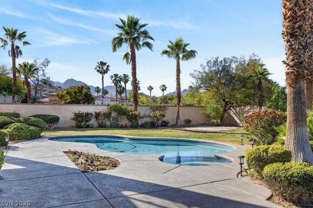 2490 Turtle Head Peak Drive, Las Vegas, NV 89135