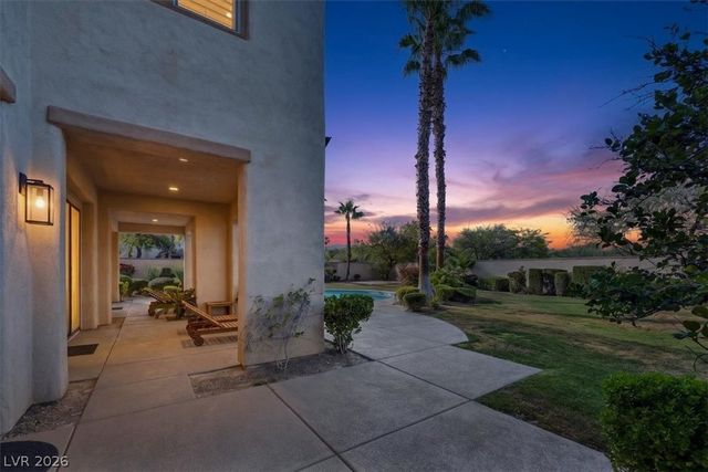 2490 Turtle Head Peak Drive, Las Vegas, NV 89135