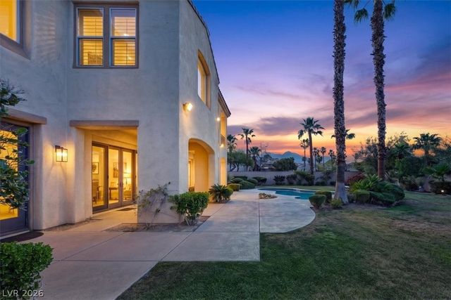 2490 Turtle Head Peak Drive, Las Vegas, NV 89135