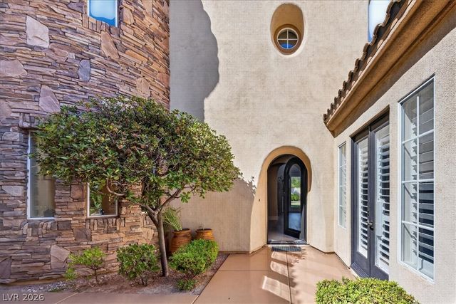 2490 Turtle Head Peak Drive, Las Vegas, NV 89135
