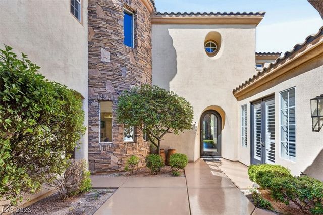 2490 Turtle Head Peak Drive, Las Vegas, NV 89135