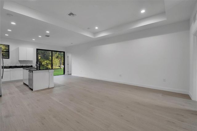 618 Sheldon Ave, Lehigh Acres, FL 33936