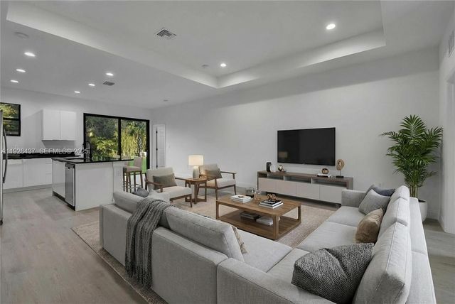 618 Sheldon Ave, Lehigh Acres, FL 33936