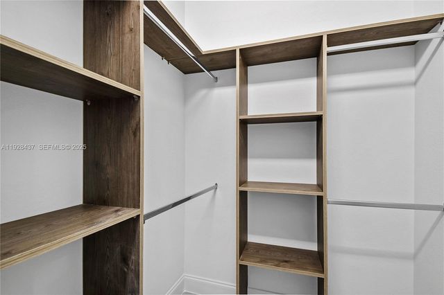 618 Sheldon Ave, Lehigh Acres, FL 33936