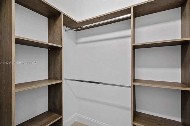 618 Sheldon Ave, Lehigh Acres, FL 33936