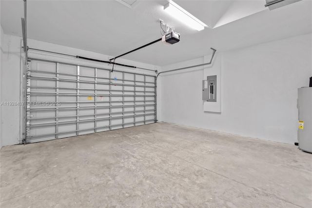 618 Sheldon Ave, Lehigh Acres, FL 33936