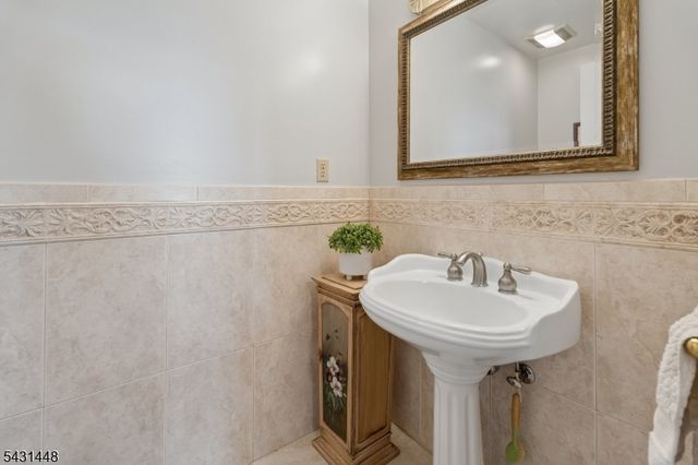 30 Witherspoon St, Nutley Twp., NJ 07110