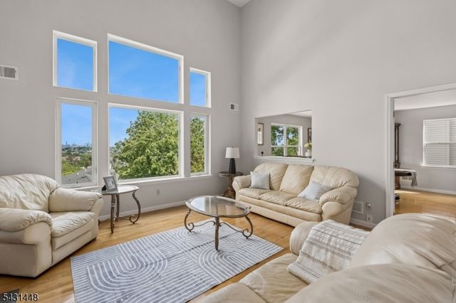 30 Witherspoon St, Nutley Twp., NJ 07110