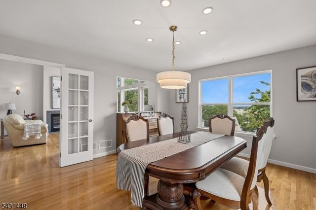 30 Witherspoon St, Nutley Twp., NJ 07110