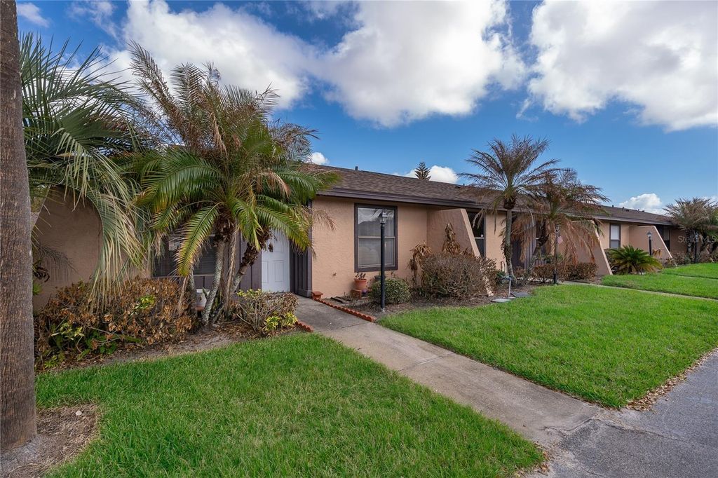 Image 2 of property listing at 2123 ST MARTEEN COURT, Kissimmee, FL 34741