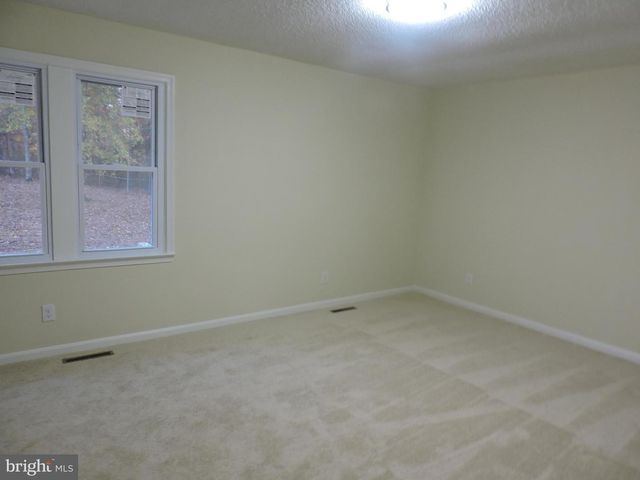 52 FOREST HILL LN, Stafford, VA 22556