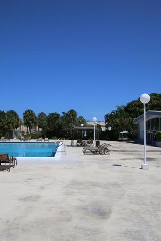 470 Executive Center Drive 3b, West Palm Beach, FL 33401