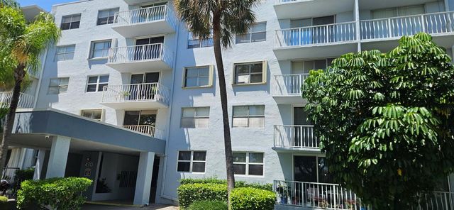 470 Executive Center Drive 3b, West Palm Beach, FL 33401