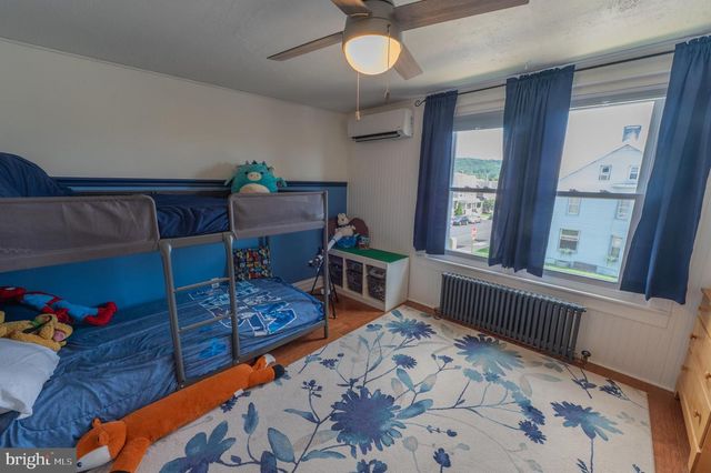 302 N 5TH ST, Emmaus, PA 18049