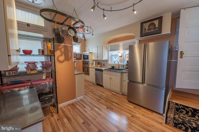 302 N 5TH ST, Emmaus, PA 18049