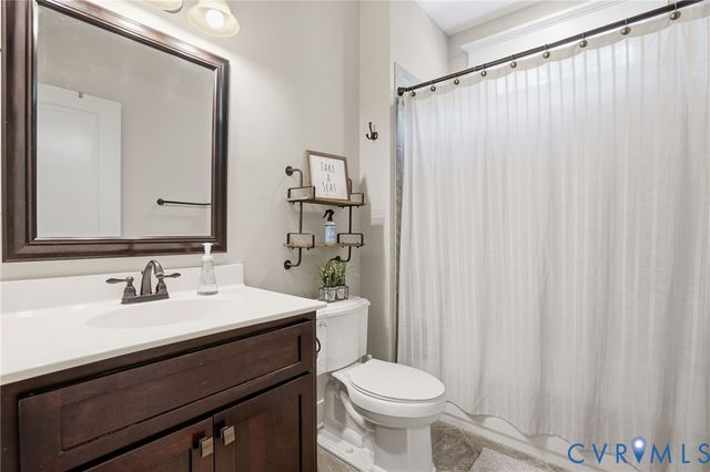 6009 Swans Ln, Mechanicsville, VA 23111