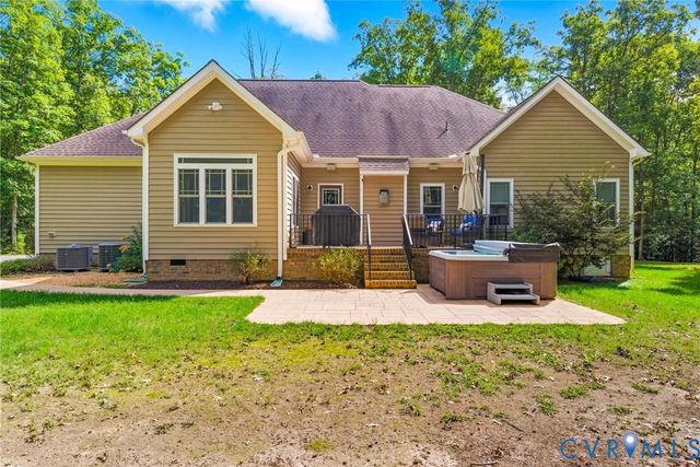 6009 Swans Ln, Mechanicsville, VA 23111