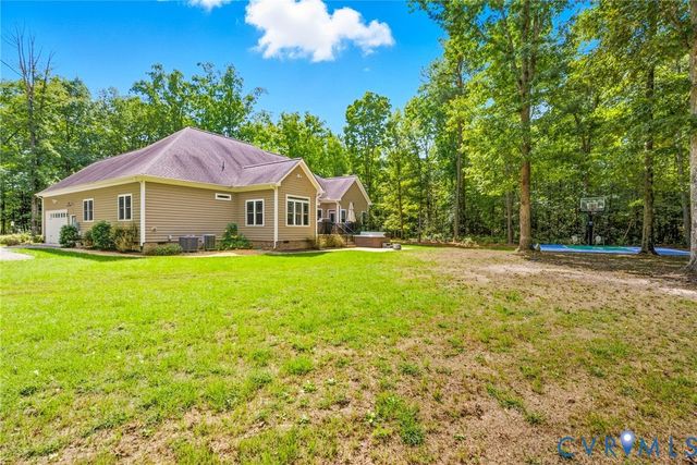 6009 Swans Ln, Mechanicsville, VA 23111