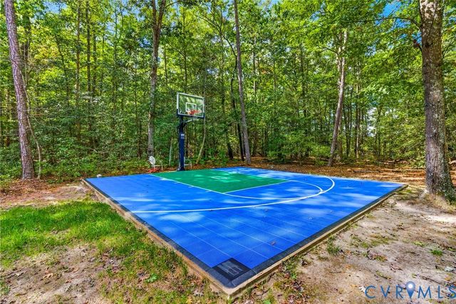 6009 Swans Ln, Mechanicsville, VA 23111