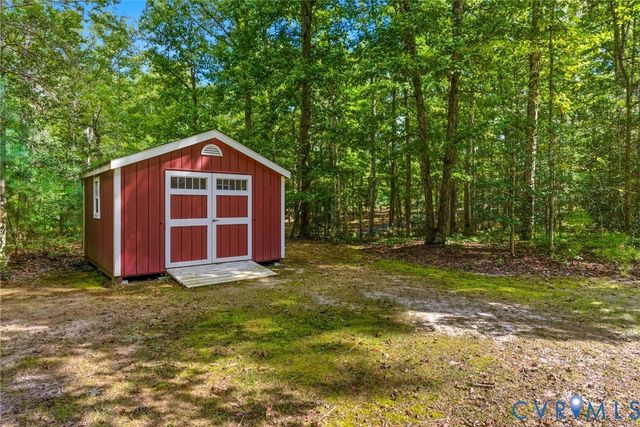 6009 Swans Ln, Mechanicsville, VA 23111