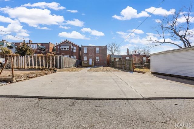 5027 S Grand Boulevard, St Louis, MO 63111