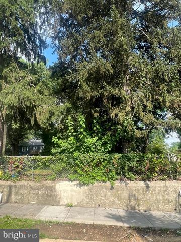 318 57TH ST NE, Washington, DC 20019