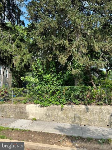 318 57TH ST NE, Washington, DC 20019