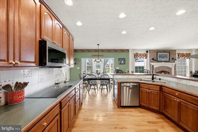 6264 MIDDLE RD, Stephens City, VA 22655