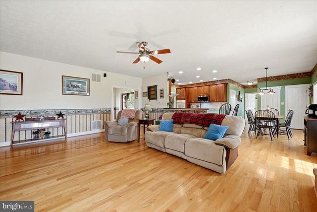6264 MIDDLE RD, Stephens City, VA 22655