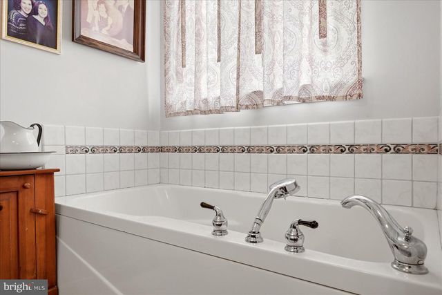 6264 MIDDLE RD, Stephens City, VA 22655