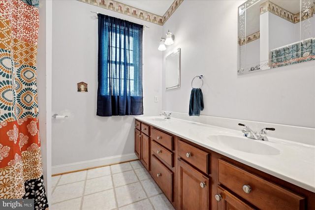 6264 MIDDLE RD, Stephens City, VA 22655