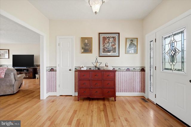 6264 MIDDLE RD, Stephens City, VA 22655