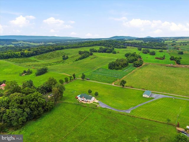 6264 MIDDLE RD, Stephens City, VA 22655
