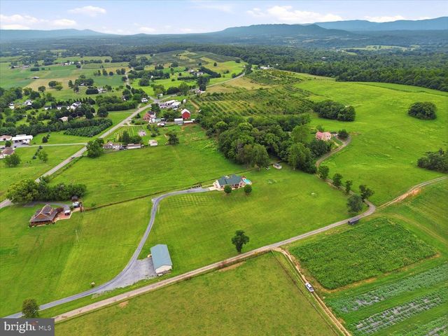 6264 MIDDLE RD, Stephens City, VA 22655