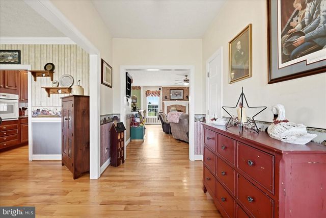 6264 MIDDLE RD, Stephens City, VA 22655