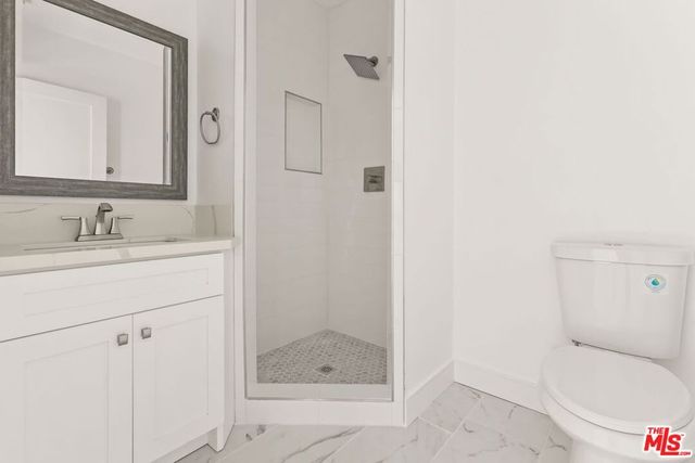 2938 West Boulevard B, Los Angeles, CA 90016