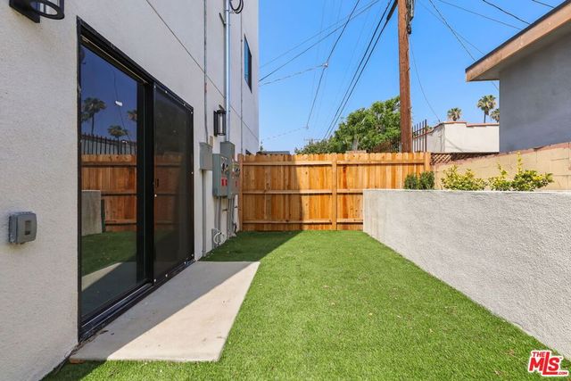 2938 West Boulevard B, Los Angeles, CA 90016