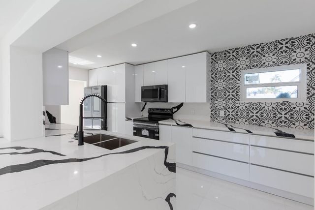 1919 Mimosa Avenue, Fort Pierce, FL 34949