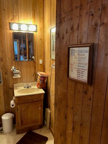 104 North Winnimere Road, Greensboro, VT 05841