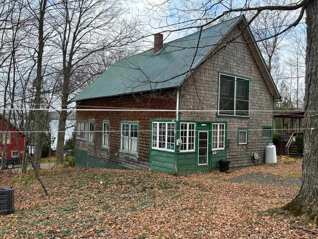 104 North Winnimere Road, Greensboro, VT 05841