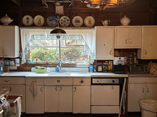 104 North Winnimere Road, Greensboro, VT 05841