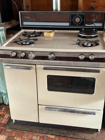 104 North Winnimere Road, Greensboro, VT 05841