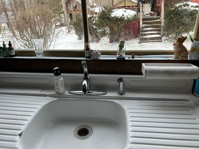 104 North Winnimere Road, Greensboro, VT 05841