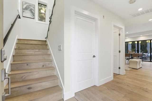 2212 Leland Avenue, Mountain View, CA 94040