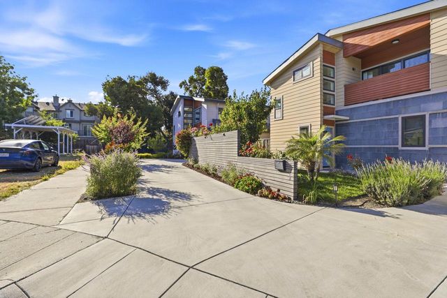 2212 Leland Avenue, Mountain View, CA 94040