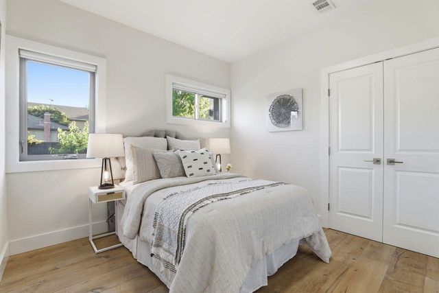 2212 Leland Avenue, Mountain View, CA 94040