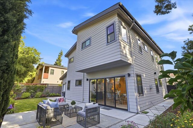 2212 Leland Avenue, Mountain View, CA 94040