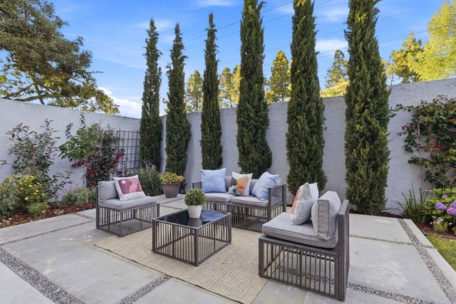 2212 Leland Avenue, Mountain View, CA 94040