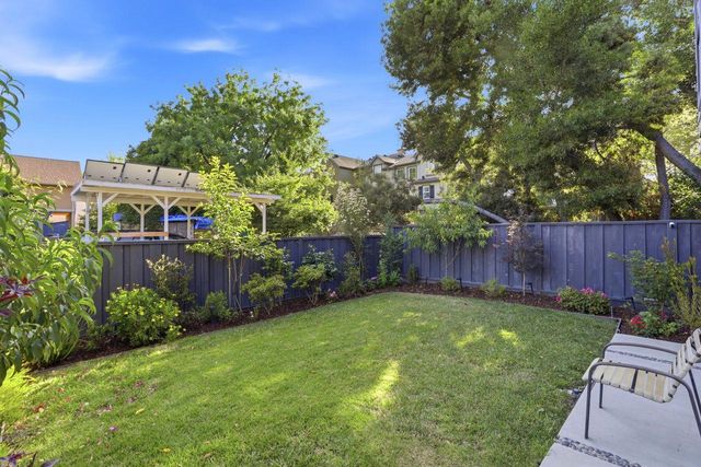 2212 Leland Avenue, Mountain View, CA 94040
