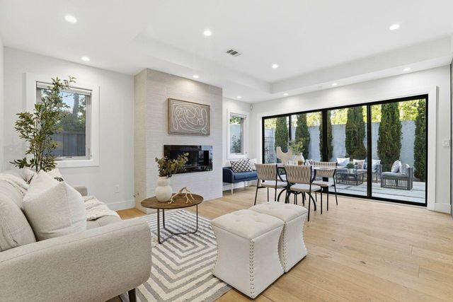 2212 Leland Avenue, Mountain View, CA 94040